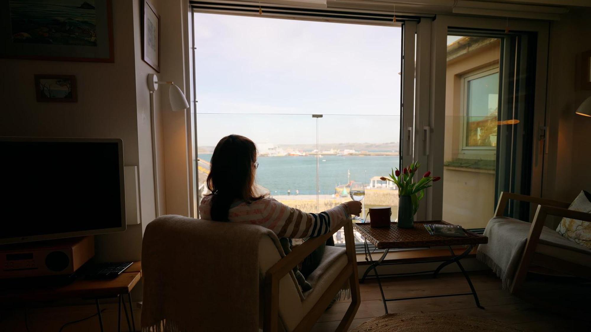Breathtaking Harbourside Views With Parking At 'Harbour Strand' Фалмът Екстериор снимка