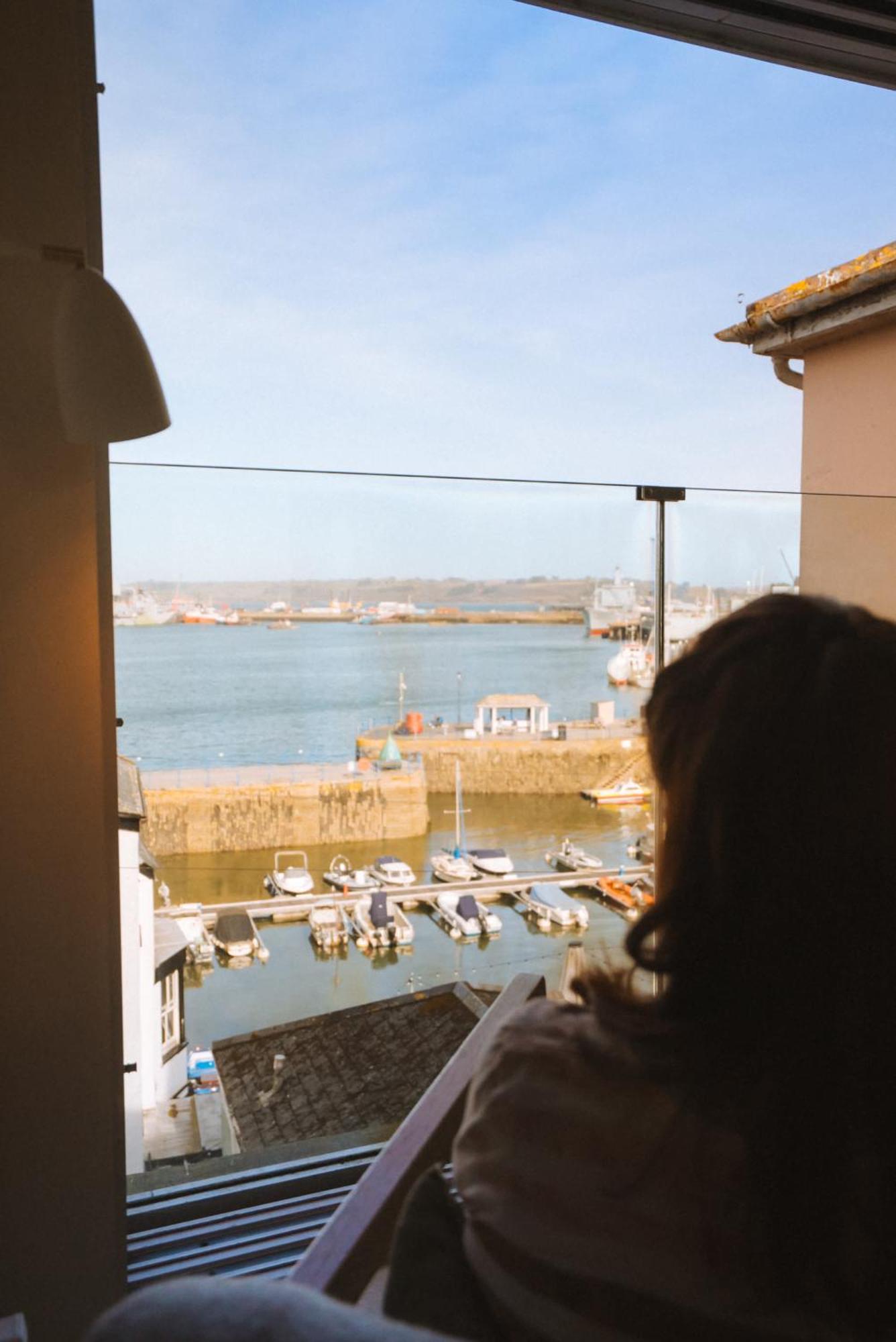 Breathtaking Harbourside Views With Parking At 'Harbour Strand' Фалмът Екстериор снимка