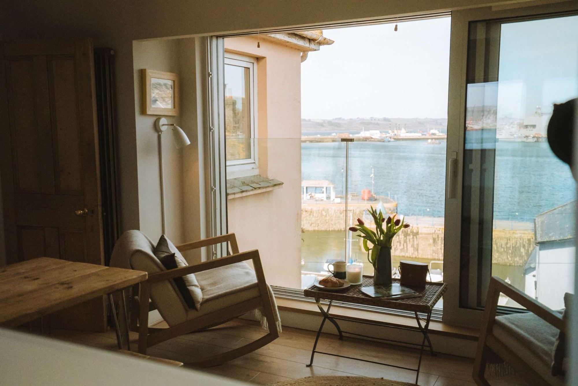 Breathtaking Harbourside Views With Parking At 'Harbour Strand' Фалмът Екстериор снимка